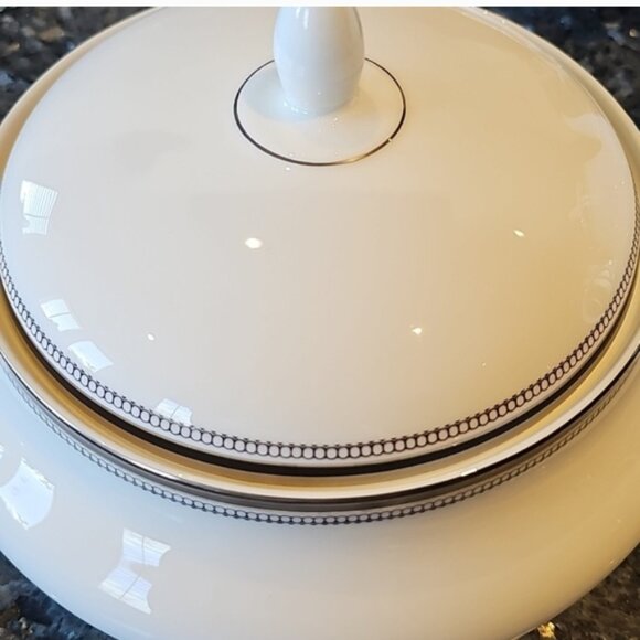 Royal DOULTON Vegetable / Soup Tureen with Lid - Picture 3 of 6